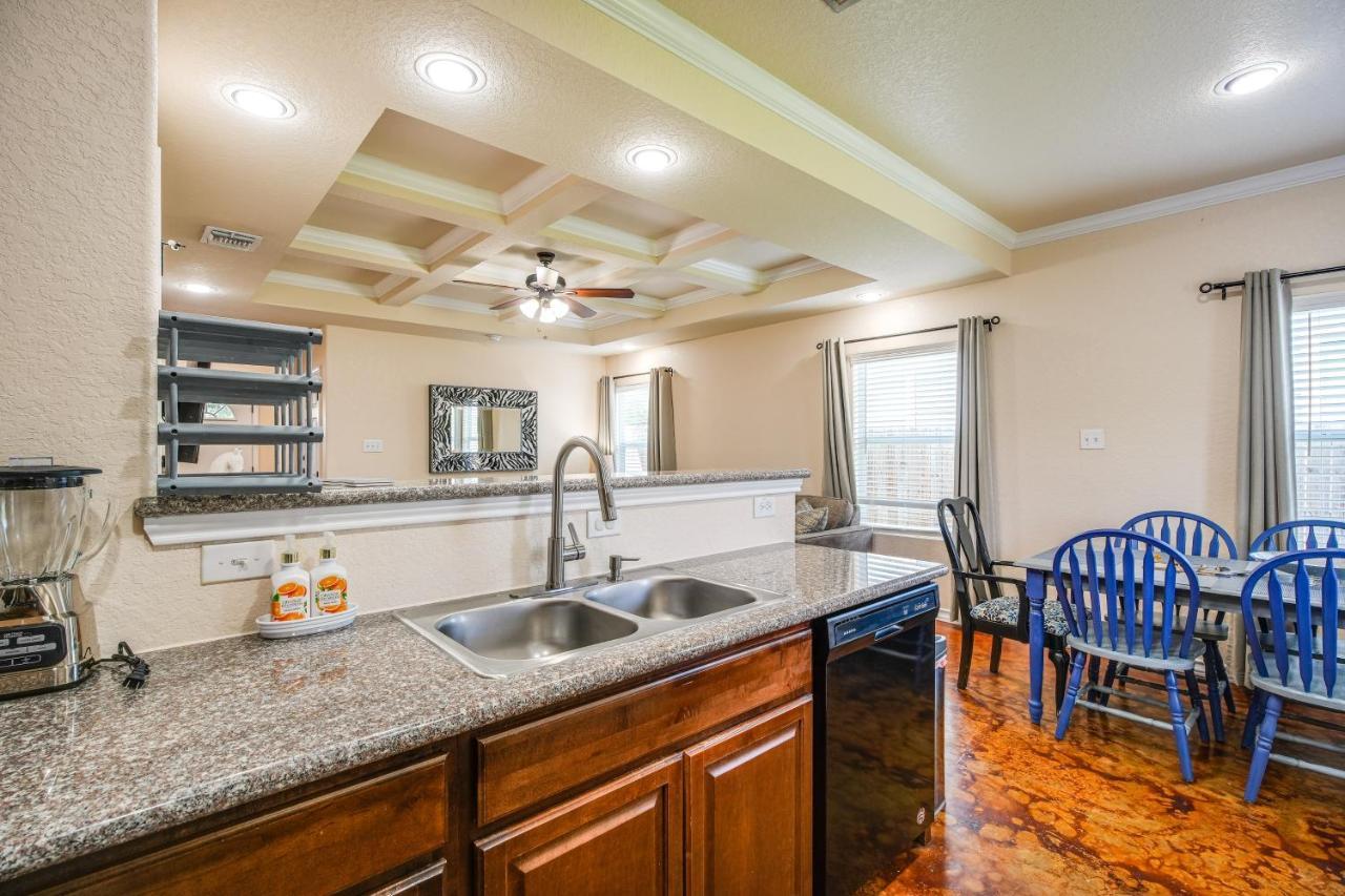 San Antonio Townhome About 2 Mi To Aquarium! Eksteriør billede